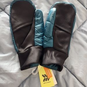 Target All In Motion winter puffer gloves